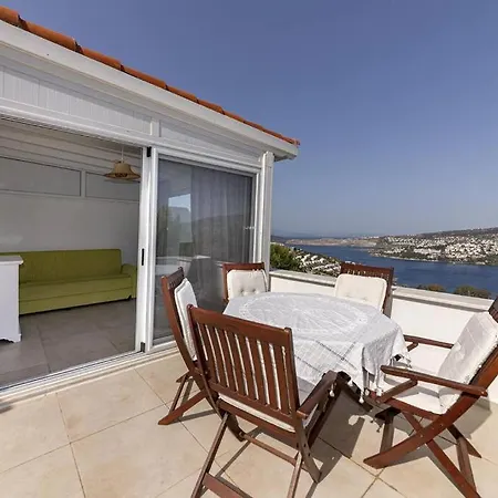 아파트 Charming Duplex With Pool And Stunning Mediterranean View In *