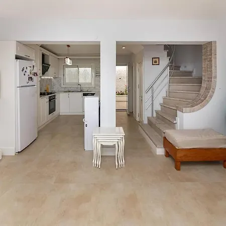 Апартаменты Charming Duplex With Pool And Stunning Mediterranean View In Бодрум